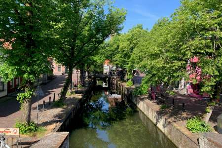 Learning to Live Under Water in Amsterdam
