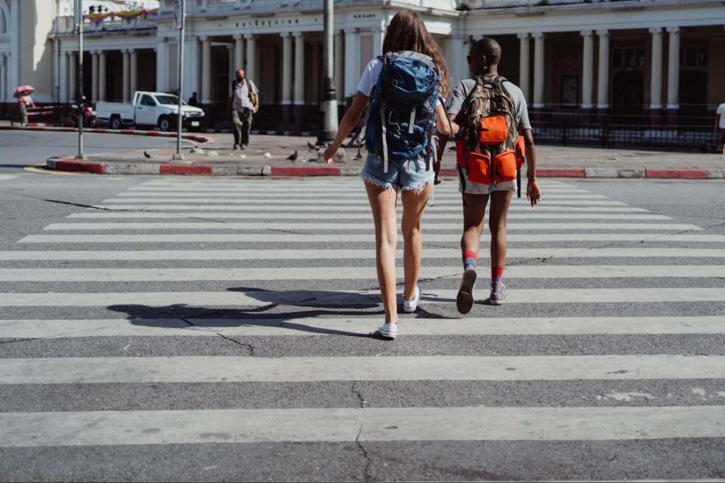 Backpackers pexels