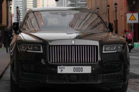 How Do Luxury Car Services Enhance the Travel Experience?