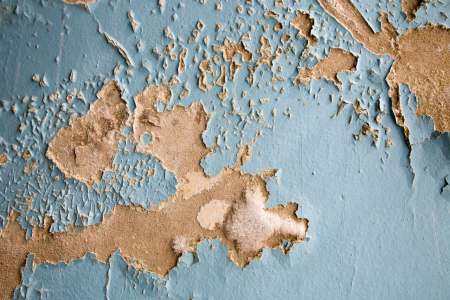 5 Warning Signs Your Guest House Needs Repairs