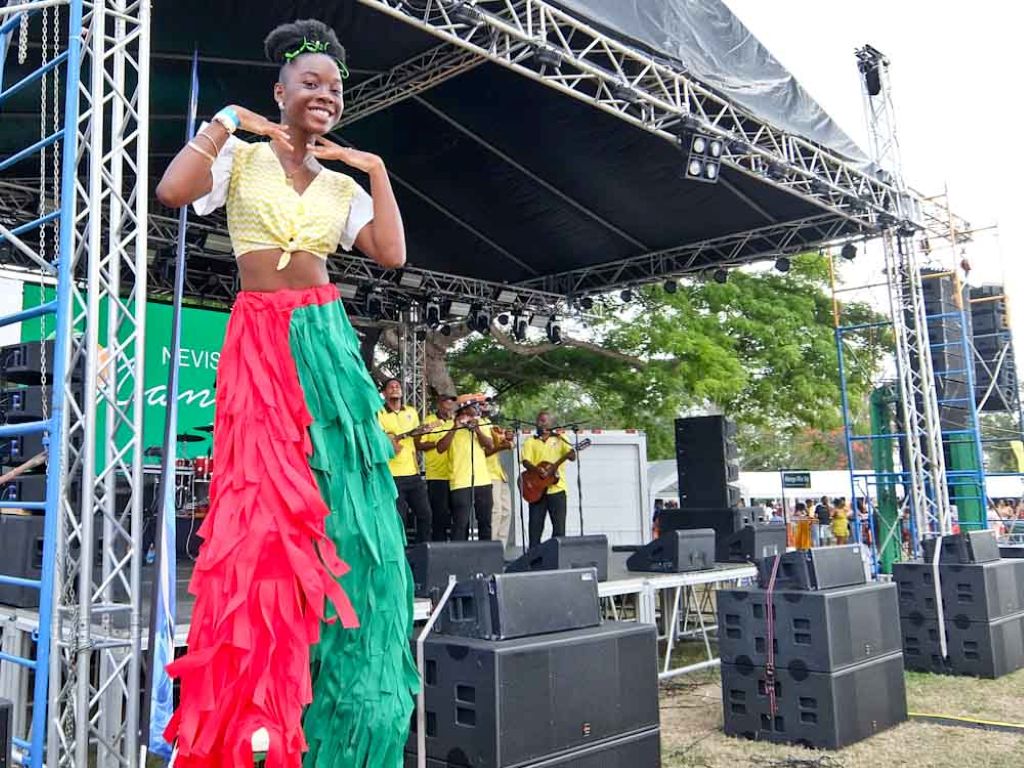 For the Love of Mangoes Stilt