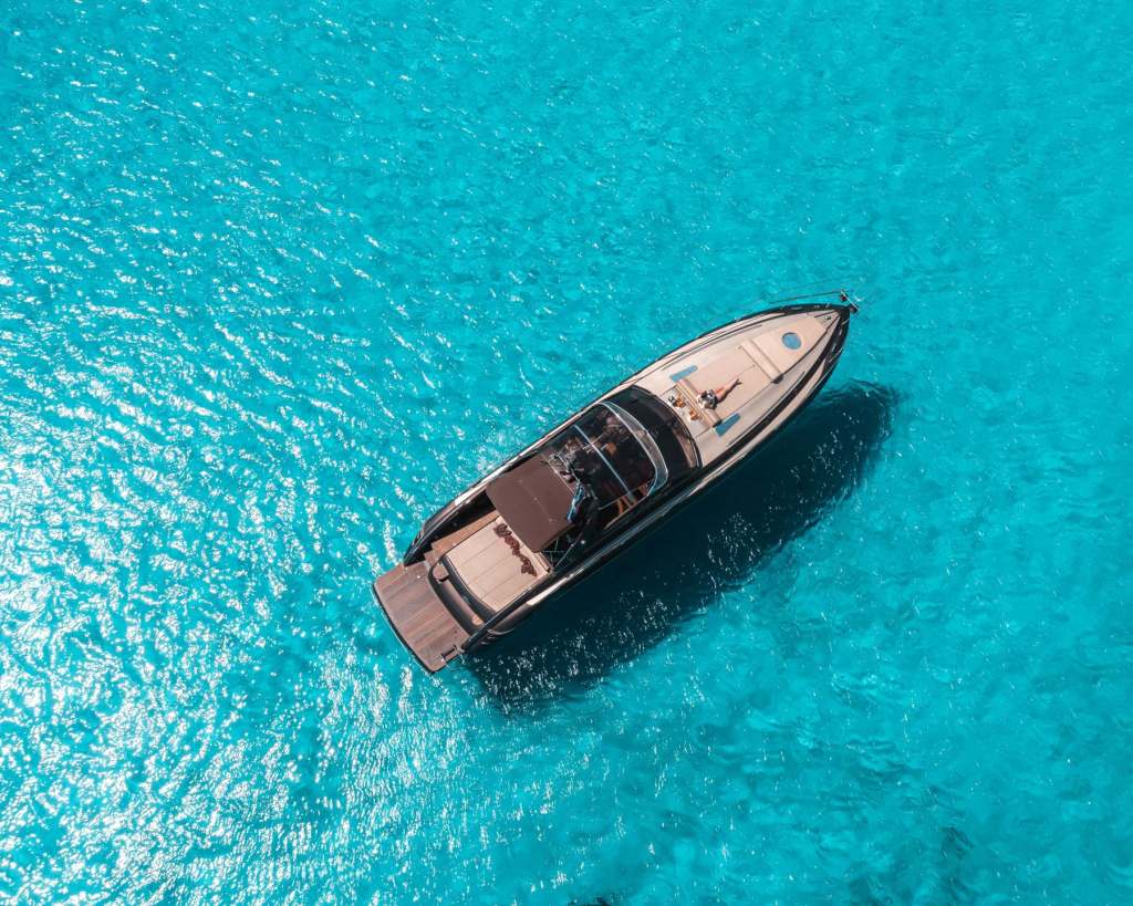 yacht