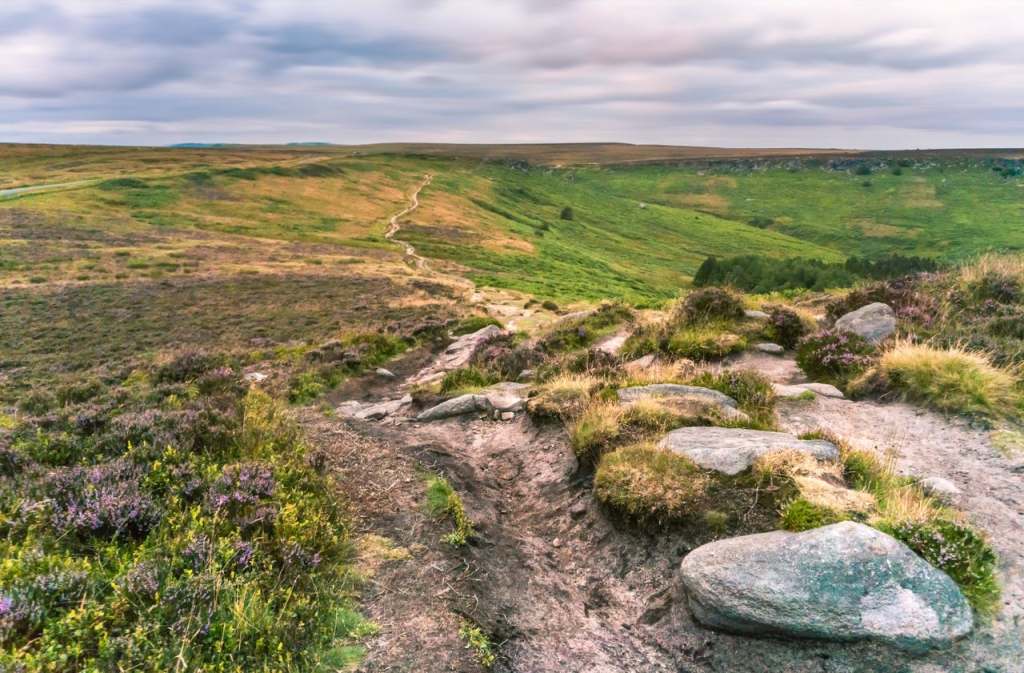 can you wild camp in the peak district
